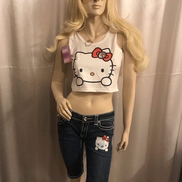 Adorable 🍭vintage capris and crop top with hello kitty details 💖 - Picture 12 of 12